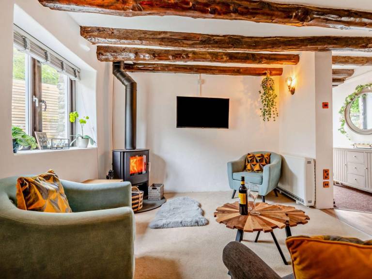 Cottage with jacuzzi, garden & grill — photo 4