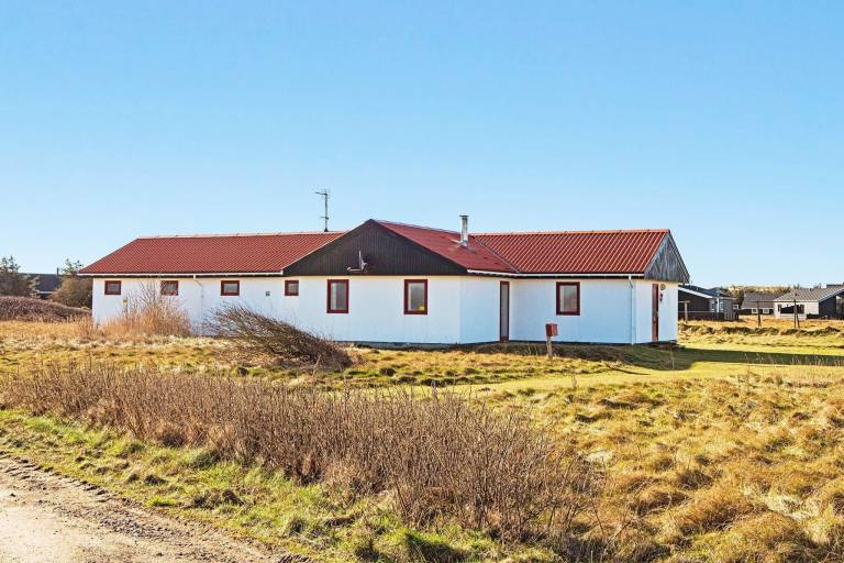 Fully equipped nice house with pool, sauna & terrace | Pets are welcome in Harboore