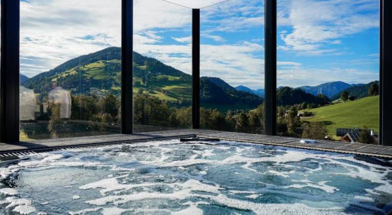 Holiday apartment with pool, patio & jacuzzi in Kitzbuhel