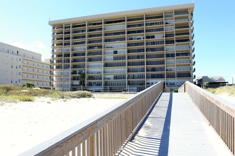 Condo with private pool — photo 2