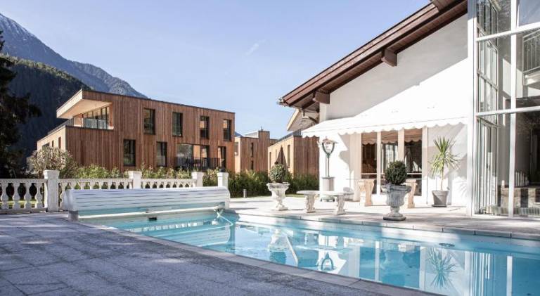 Villa with pool — photo 3