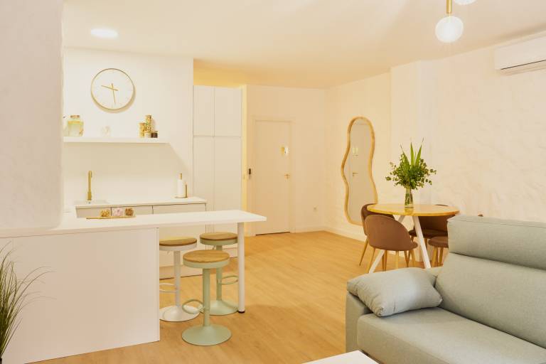 Family-friendly apartment with fast internet | City view | Suitable for remote work | Pets are welcome — photo 3