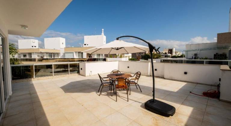 Holiday apartment with pool — photo 5