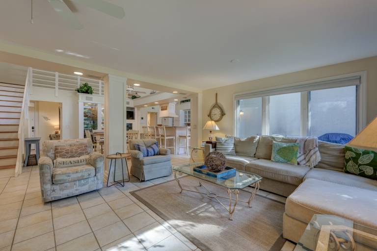 8 Lighthouse Road: Charming Villa Walk to Beach, Pool, Free Bikes — photo 4