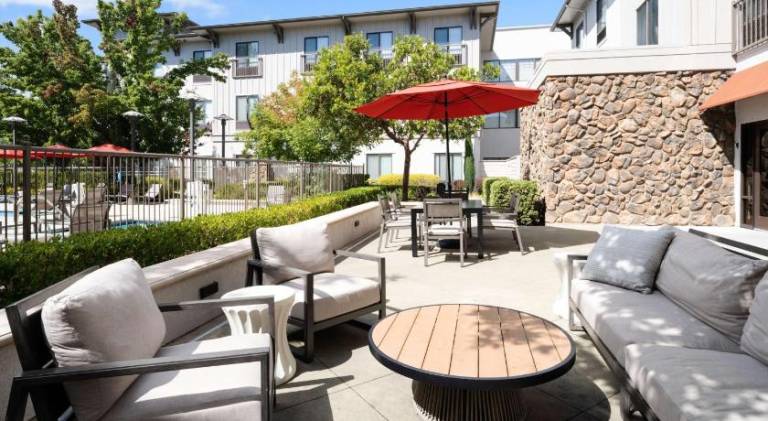 Hampton Inn & Suites Windsor - Sonoma Wine Country — photo 4