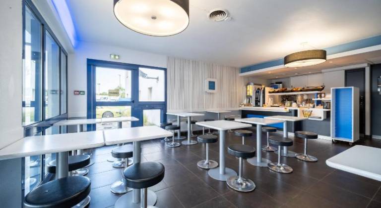 B&B HOTEL Calais Terminal Cite Europe 2 etoiles — photo 2