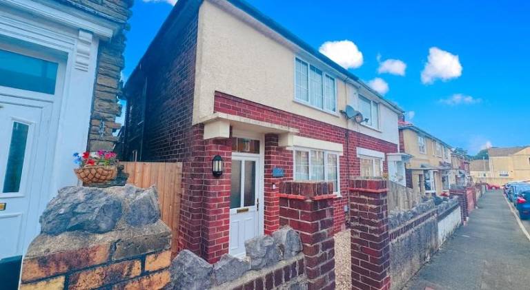 Nice apartment with garden | Dogs allowed in Neath