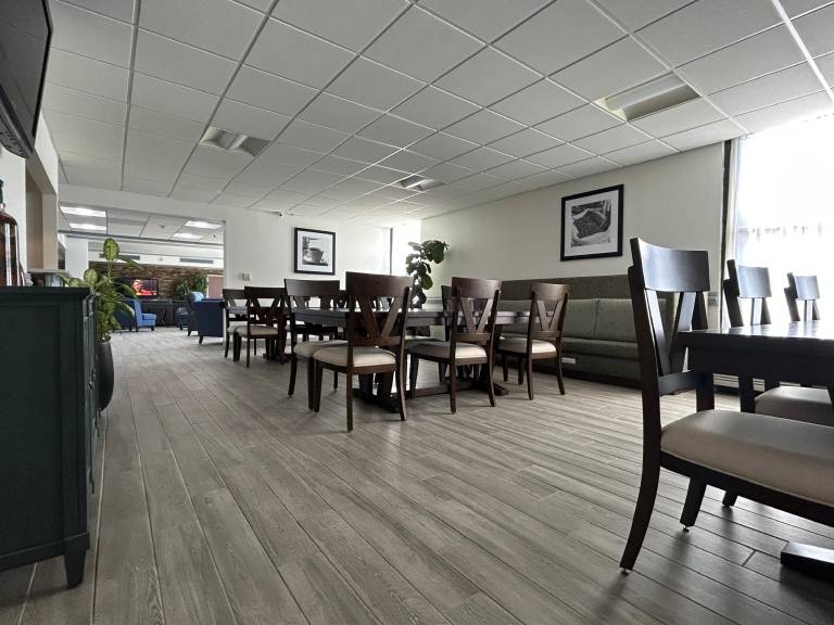 Clarion Inn & Suites Grand Rapids Airport — photo 4