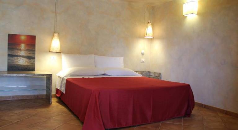 Serviced apartment with garden, patio & barbecue | Beach nearby | Pet-friendly — photo 2
