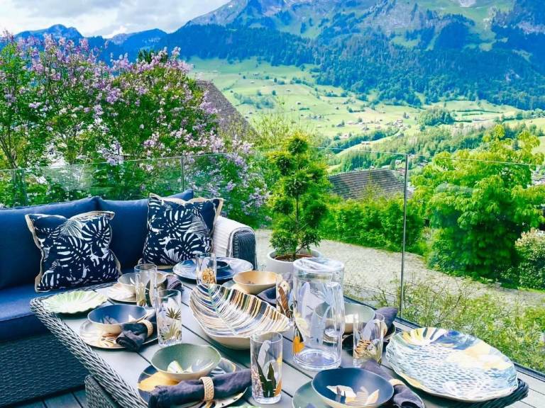 Vacation home with terrace, grill & yard — photo 5