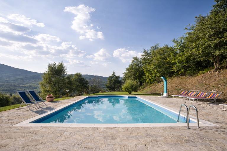 AGRITURISMO Pugnano Alto: Villa esclusiva per 24 ospiti con piscina privata tra Umbria e Toscana — photo 3