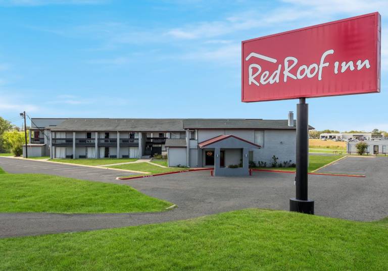 Red Roof Inn Madisonville in Madisonville, TX