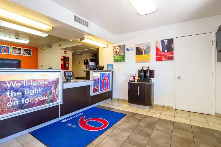 Motel 6 Mesa, AZ - North — photo 4