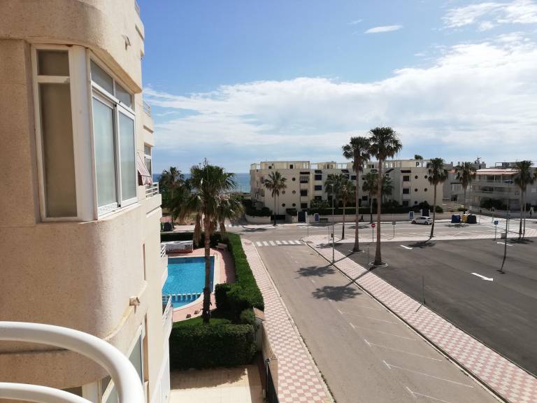 Children-friendly lovely apartment with garden, patio & pool | Beach view | Next to the beach | Dogs allowed in València