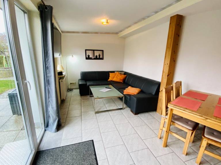 Holiday apartment with yard & patio | Beach nearby | Pets allowed — photo 4