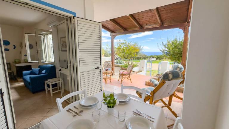Holiday apartment with patio | Beach view — photo 2