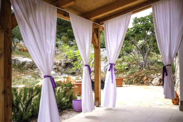 Vacation home with yard & BBQ | Garden view — photo 2