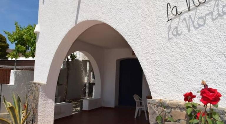 House with barbeque, pool & terrace — photo 4