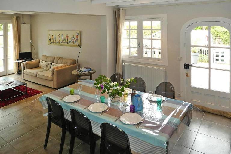 Fully equipped lovely house with yard | Close to the beach | Pets are welcome — photo 3