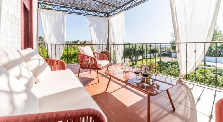 Apartment with pool, hot tub & barbeque | Pet-friendly — photo 3
