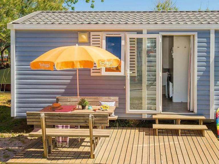 Children-friendly mobile home with terrace & heated pool | Dogs allowed — photo 4