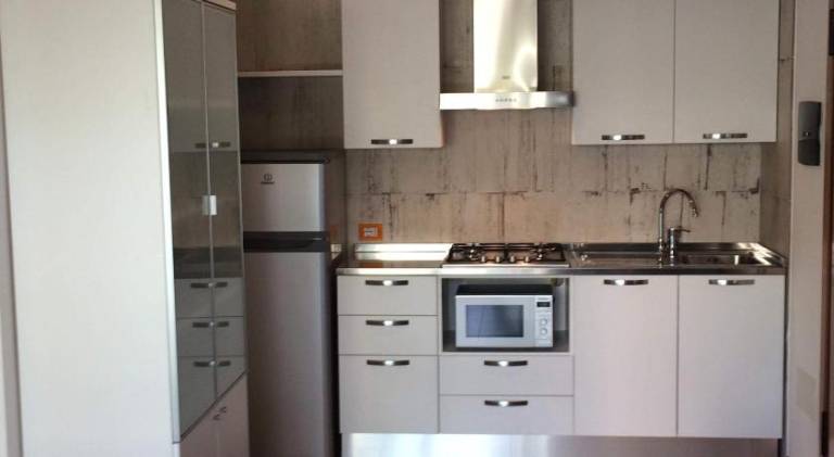Rental apartment with patio, yard & grill — photo 4