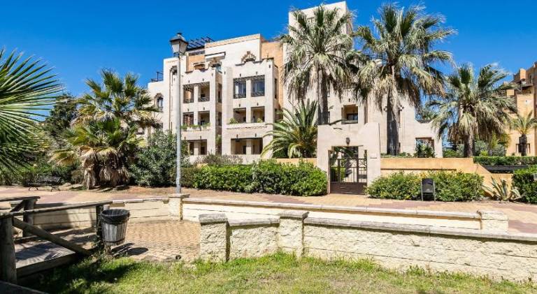 Beautiful rental apartment with pool | Close to the beach | Pets are welcome — photo 3