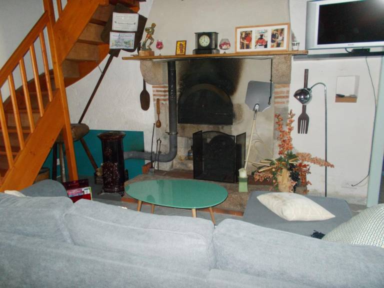 Gite with terrace, pool & yard — photo 5