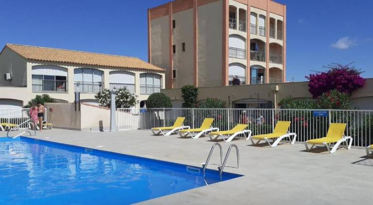 Holiday apartment with pool — photo 3