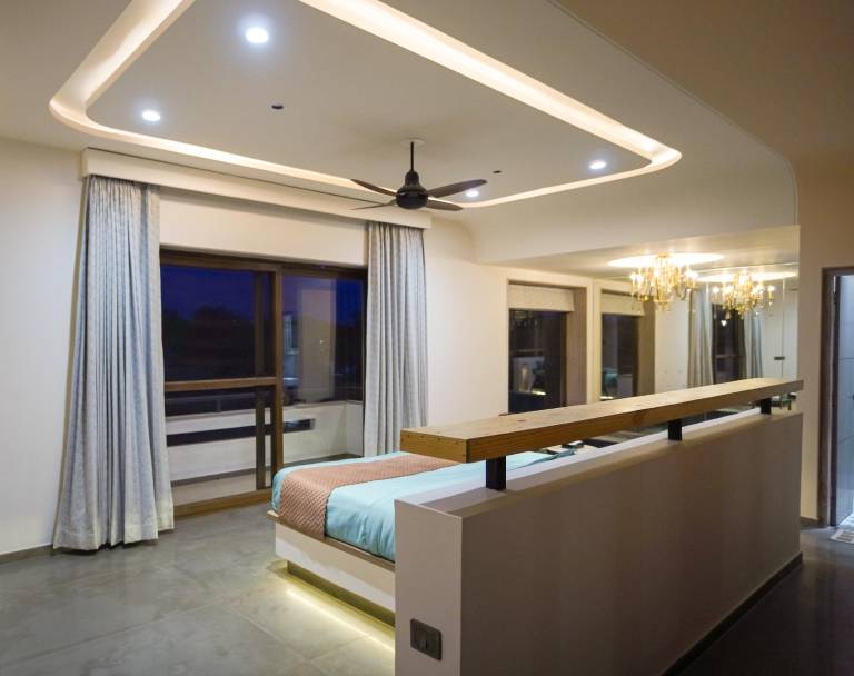 Lovely villa with pool & yard | Suitable for remote work | Pets are welcome — photo 2