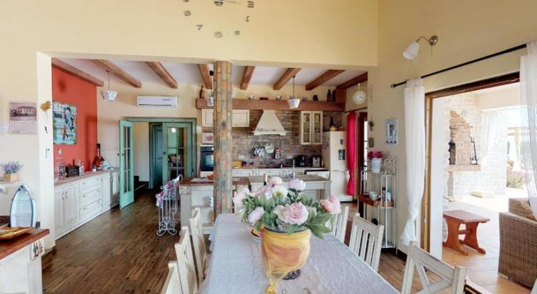 Wonderful villa with hot tub & pool | Pets allowed — photo 4