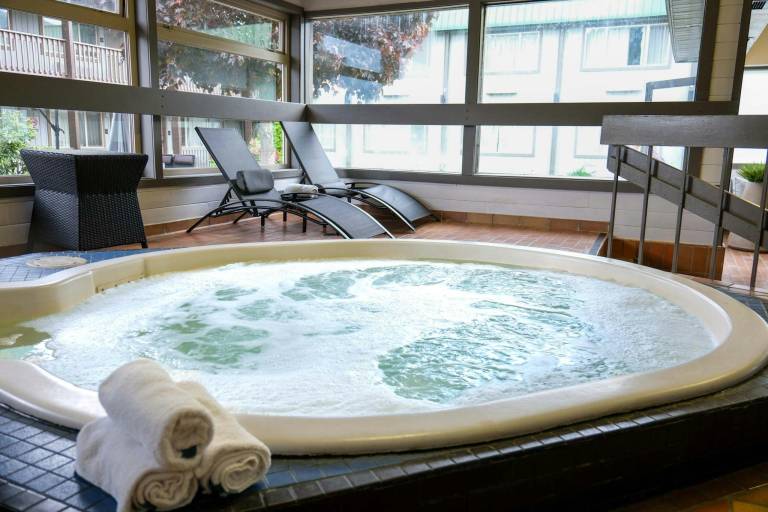 Sandman Hotel Revelstoke — photo 3
