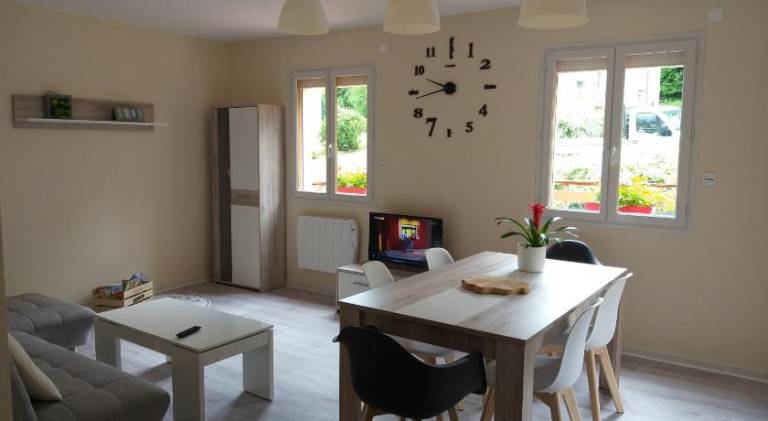 Apartment with 3 rooms for 5 persons in Valserhône