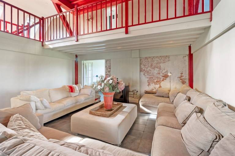Fully equipped spacious vacation home with patio, garden & grill | Nature view | Pets are welcome — photo 2