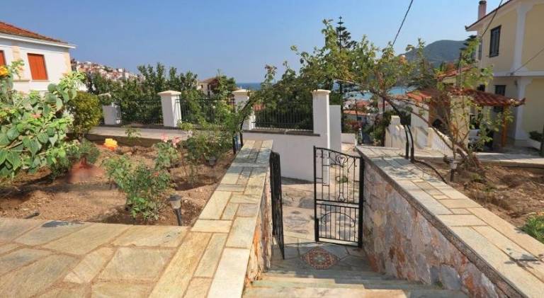 House  Skopelos