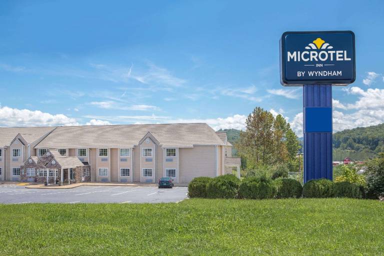 Microtel Inn & Suites by Wyndham Franklin in Franklin, NC