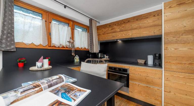 Rental apartment with jacuzzi — photo 3