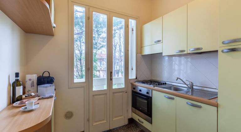 Family-oriented wonderful apartment with yard & patio | Beach nearby | Pets are welcome — photo 4