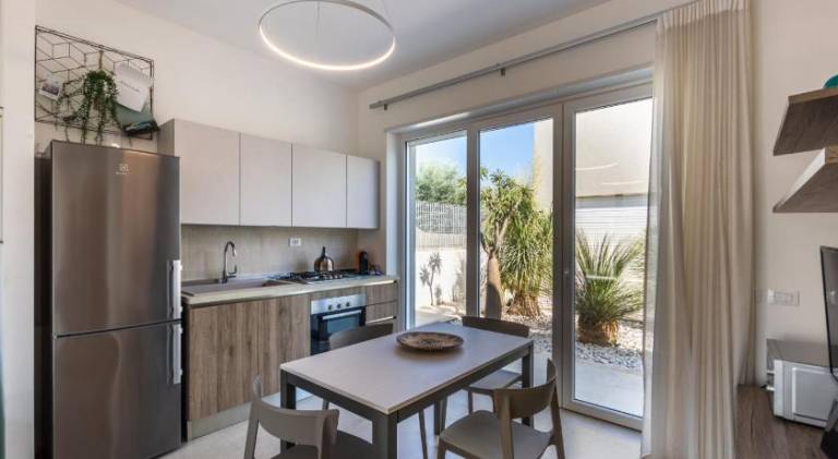 House with garden, jacuzzi & terrace | Beach nearby | Pets are welcome — photo 4