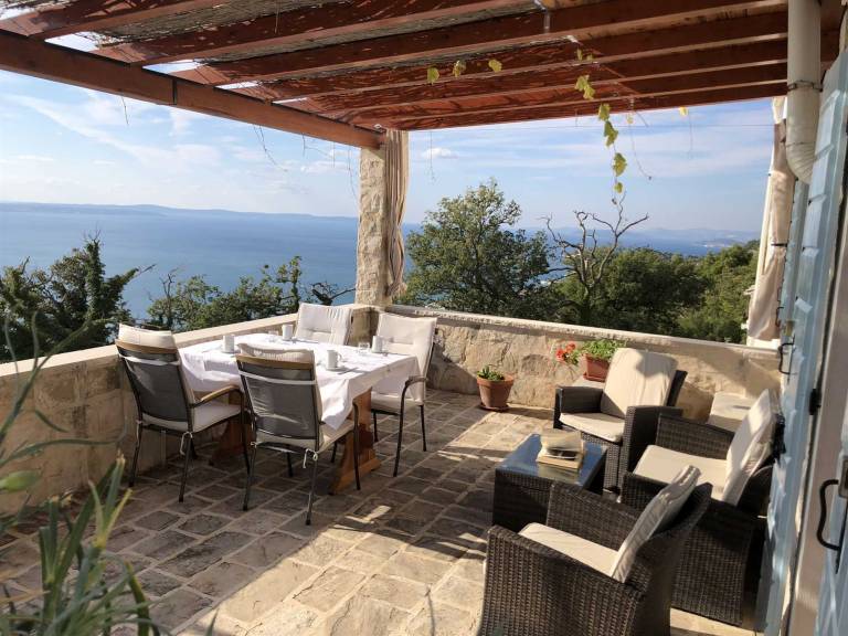 Country House Rose Alley with Swimming Pool in Podstrana