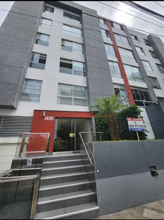 Holiday apartment with barbecue & yard in Lima