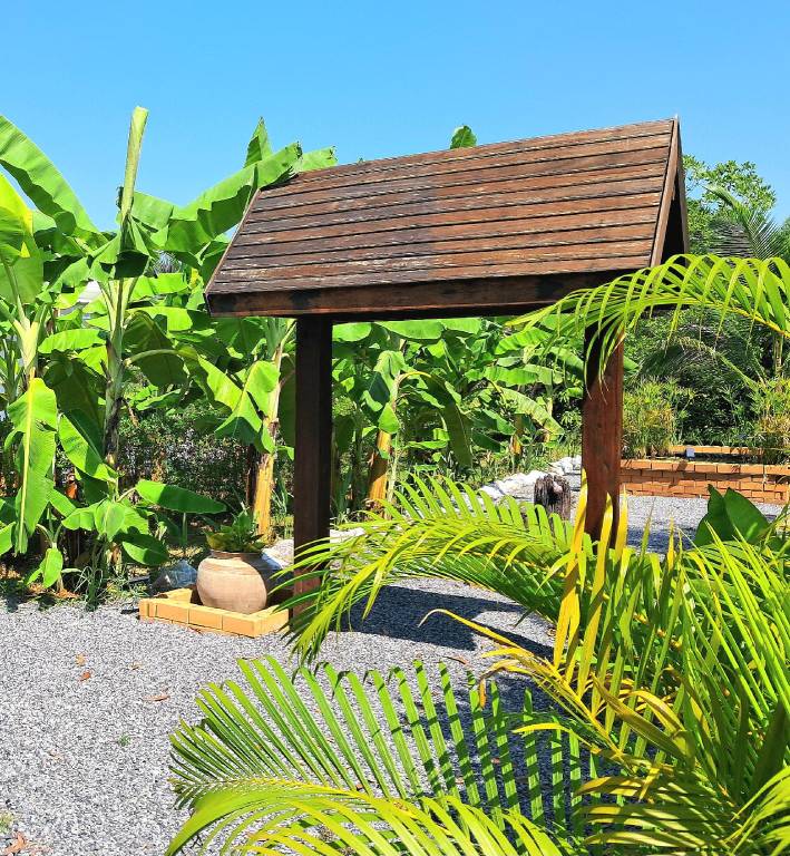 The White House Homestay at Talay Bua Daeng — photo 4