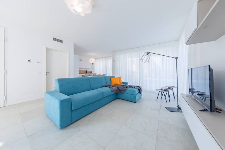 Family-oriented villa with terrace, private pool & garden | Mountain view | Next to the beach | Pet-friendly — photo 3