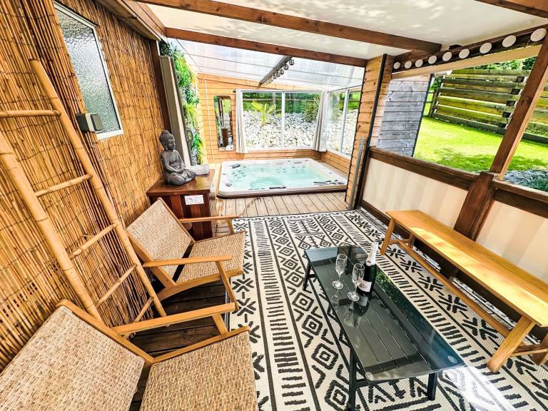 Mobilheim mit privatem Premium Jacuzzi
