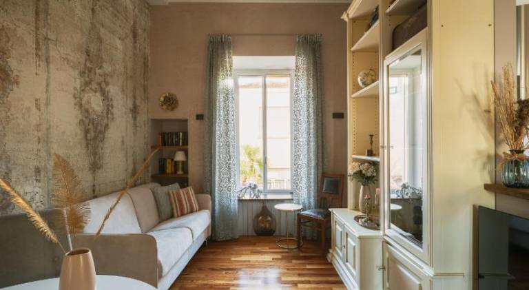 Fully equipped holiday apartment | Next to Tempio Voltiano | Suitable for remote work | Dogs allowed in Brunate