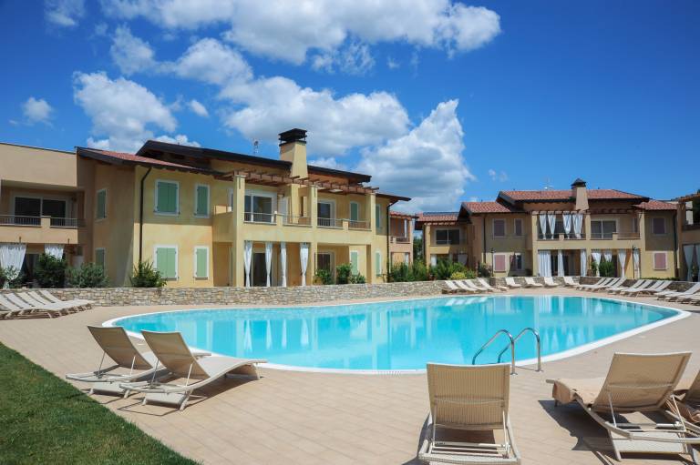 Holiday apartment with patio, pool & garden in Brescia