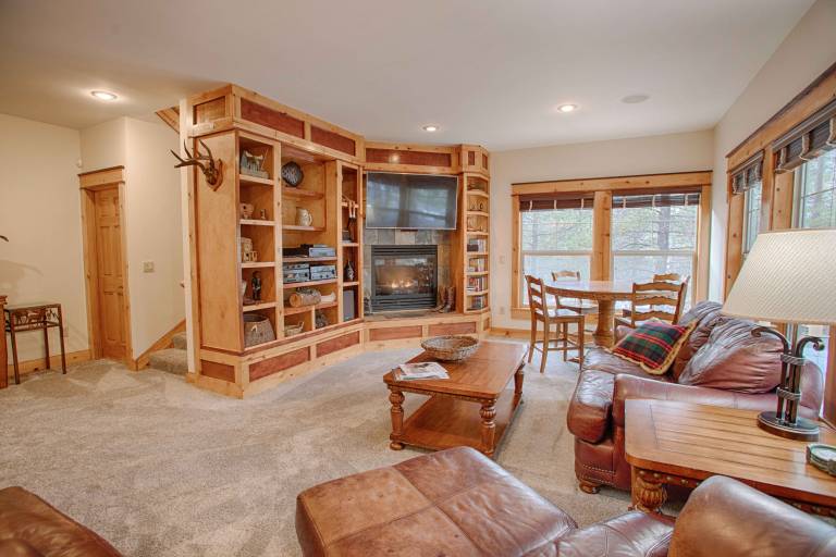 Vacation home with jacuzzi, pool & barbeque — photo 3