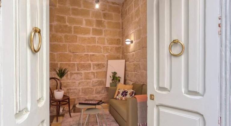 Vacation home | Next to Lower Barrakka Gardens | Pet-friendly in St. Julian's