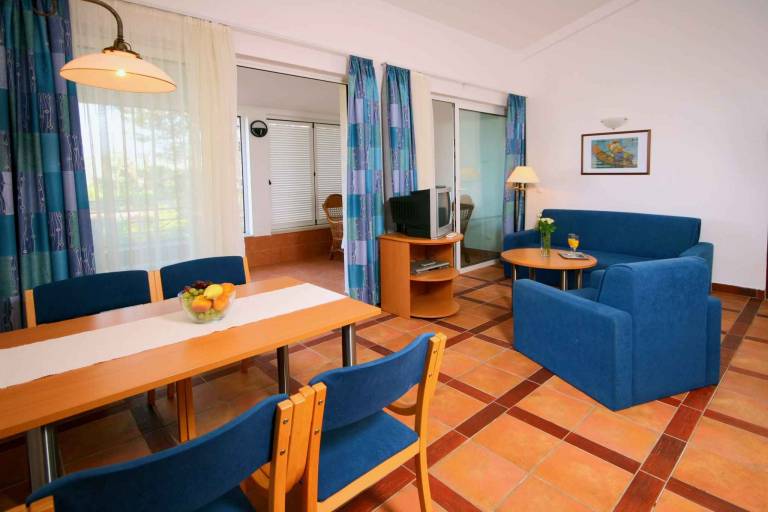 Holiday apartment with pool access and air conditioning — photo 5