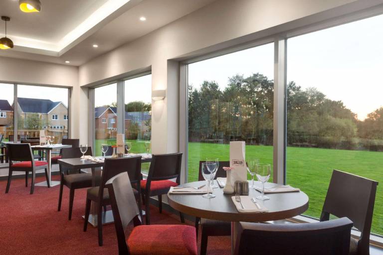 Ramada by Wyndham Milton Keynes — photo 3